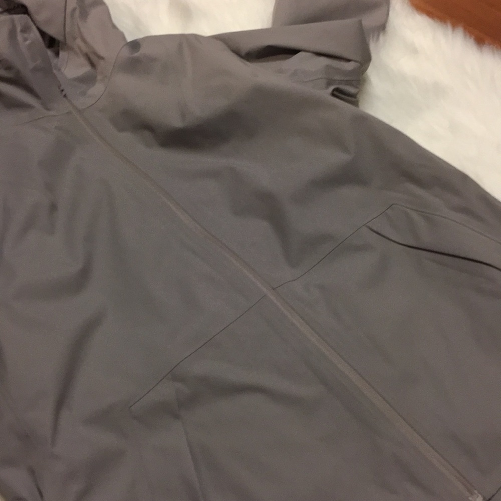 Lululemon athletica jacket - Picture 5 of 7